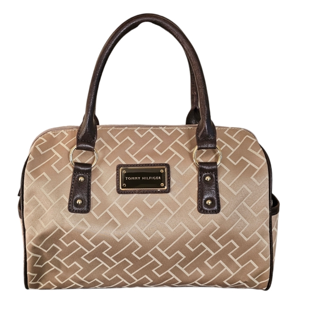 Tommy Hilfiger NWOT beautiful bag.